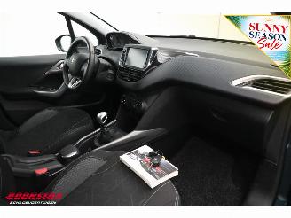 Peugeot 2008 1.2 PureTech Blue Lion Cruise Navi Airco Apple/Android PDC AHK picture 15