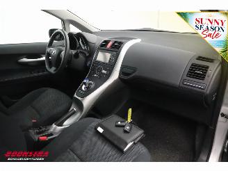 Toyota Auris 1.8 Full Hybrid Aspiration Navi Cruise Clima Bluetooth 105.627 km! picture 14