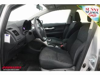 Toyota Auris 1.8 Full Hybrid Aspiration Navi Cruise Clima Bluetooth 105.627 km! picture 17