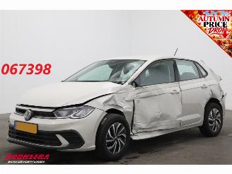krockskadad bil auto Volkswagen Polo 1.0 TSI Life Virtual ACC Apple/Android 2022/8