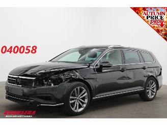 krockskadad bil auto Volkswagen Passat Variant 2.0 TDI 200 PK DSG R-Line Pano LED ACC ErgoComf. Camera AHK 2023/2