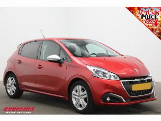 Peugeot 208 1.2 PureTech Signature Cruise Navi Airco Apple/Android PDC picture 2