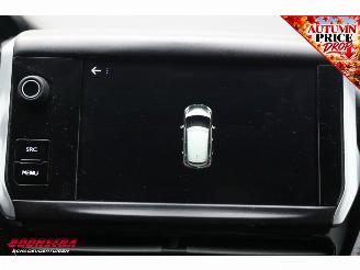 Peugeot 208 1.2 PureTech Signature Cruise Navi Airco Apple/Android PDC picture 24