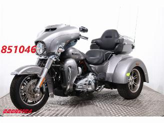 Harley-Davidson  FLHTCUTG Tri Glide Ultra Classic 5HD! LED ABS Cruise Reverse 28.802 km! picture 1