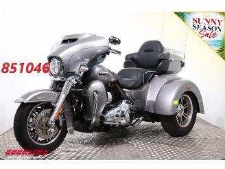 Käytettyjen motor cycles Harley-Davidson  FLHTCUTG Tri Glide Ultra Classic 5HD! LED ABS Cruise Reverse 28.802 km! 2016/7