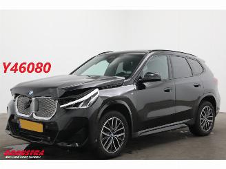 skadebil auto BMW iX1 eDrive20 67 kWh M Sport Pano ACC Navi Clima SHZ Apple/Android Camera PDC AHK 2024/3
