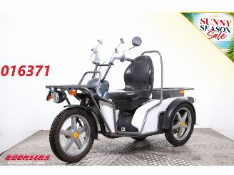 krockskadad bil bromfiets Zwitserland DXP WASSER 2021/11