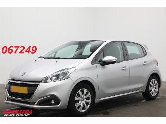 krockskadad bil auto Peugeot 208 1.2 PT Blue Lion Cruise Navi Airco Org.NL + NAP 2018/8