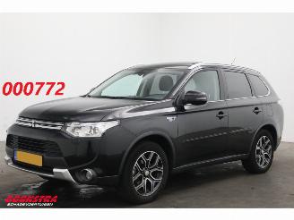 Voiture accidenté Mitsubishi Outlander 2.0 PHEV Instyle X-Line Pano Cruise Navi Clima Camera PDC AHK 2015/5