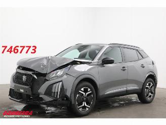 skadebil auto Peugeot 2008 1.2 PureTech 100 Allure Apple/Android Navi Clima Cruise PDC 10.143 km! 2025/10