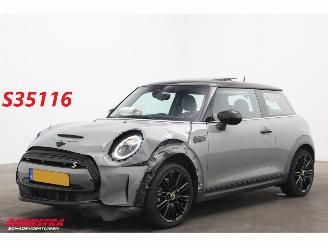 Vaurioauto  passenger cars Mini Electric SE Yours 33 kWh Pano ACC Navi Clima SHZ Leder Apple/Android Camera PDC 2022/3