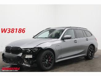 Avarii autoturisme BMW 3-serie Touring 330e xDrive M-Sport HUD H/K Pano ACC SHZ LrHZ Apple/Android Camera PDC AHK 2026/10