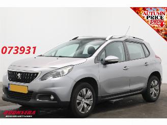 Vaurioauto  passenger cars Peugeot 2008 1.2 PureTech Access Pano Cruise Navi Airco Apple/Android PDC 2017/6