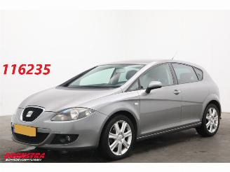 Schadeauto Seat Leon 1.6 Stylance Cruise Clima Bluetooth PDC Org.NL + NAP 2008/7
