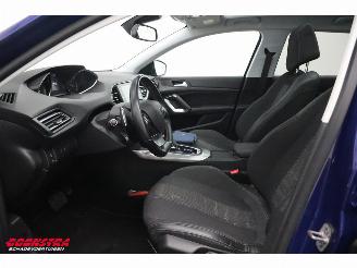 Peugeot 308 1.2 PT Aut. Premium Panorama Navi Clima Camera PDC AHK Cruise Apple/Android picture 17