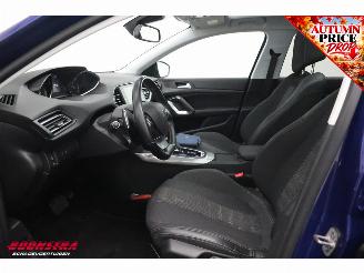 Peugeot 308 1.2 PT Aut. Premium Panorama Navi Clima Camera PDC AHK Cruise Apple/Android picture 17