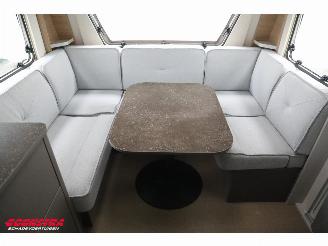 Burstner  Averso 465 TS B66 Rondzit Frans bed picture 10
