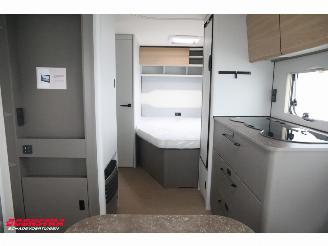 Burstner  Averso 465 TS B66 Rondzit Frans bed picture 7