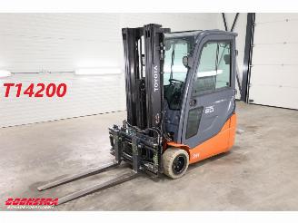 skadebil machine Toyota 8FBE20T Triplex Sideshift Spreader Full-Light-package 2019/4