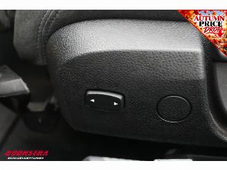 BMW 3-serie 318i Aut. M-Sport PDC Navi Clima LED LMV HIFI picture 29