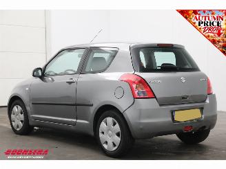 Suzuki Swift 1.3 Comfort 2e Eig. 108.123 km! picture 4