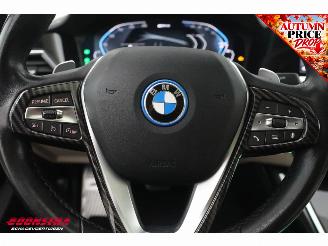 BMW 3-serie 330e High Executive HUD Pano Memory Camera SHZ Leder LED picture 21