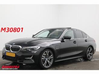  BMW 3-serie 330e High Executive HUD Pano Memory Camera SHZ Leder LED 2022/2