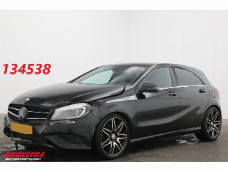 Vaurioauto  passenger cars Mercedes A-klasse 180 CDI Ambition Cruise Navi Airco Bluetooth PDC AHK 2013/8