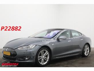 Damaged car Tesla Model S 85 Fahrbereit Pano Cruise Navi Clima Leder SHZ Camera PDC 2013/12