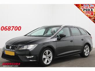 krockskadad bil auto Seat Leon ST 1.4 EcoTSI FR Connect Pano Cruise Navi Clima Apple/Android PDC AHK 2015/12
