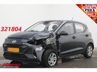 krockskadad bil auto Hyundai I-10 1.0 Comfort Camera Virtual Airco Navi Cruise AppleCarplay/AndroidAuto 2025/1