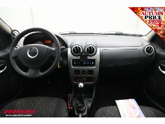 Dacia Logan MCV 1.6 MPI Lauréate Airco PDC picture 10