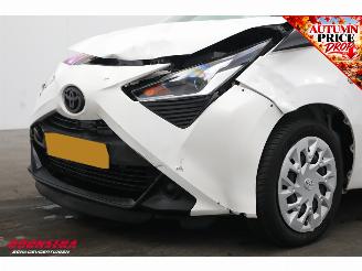 Toyota Aygo 1.0 VVT-i x-play Cruise Navi Apple/Android Camera Airco picture 11