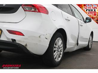 Volvo V-40 2.0 D2 Kinetic Cruise AHK SHZ Bluetooth picture 8