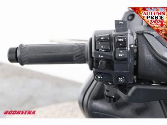 Yamaha  TMAX 560 Tech MAX ABS 35 KW Akrapovic LED Cruise Heizgriffe SHZ picture 20