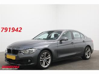 skadebil auto BMW 3-serie 318i Aut. Centennial High Executive Cruise Navi Leder SHZ Bluetooth PDC Clima 2016/11