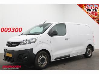 krockskadad bil bedrijf Opel Vivaro-e L2 75 kWh Cruise Navi Apple/Android Camera PDC 2023/3