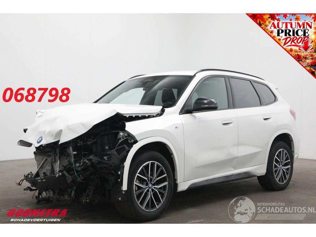 BMW iX1 eDrive20 67 kWh M Sport H/K ACC Navi Virtual Apple/Android Memory Camera PDC Clima