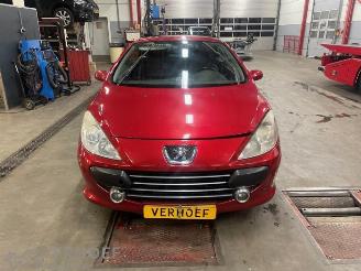 Damaged car Peugeot 307 307 CC (3B), Cabrio, 2003 / 2009 2.0 16V 2008/5
