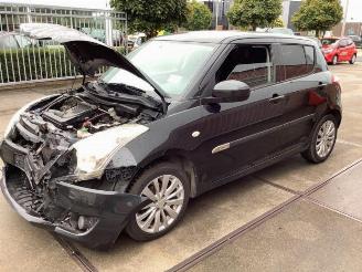 Coche siniestrado Suzuki Swift Swift (ZA/ZC/ZD), Hatchback, 2010 / 2017 1.2 16V 2011/1