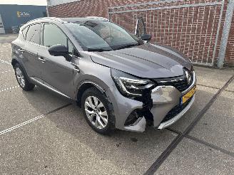 Renault Captur  picture 11