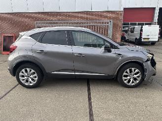 Renault Captur  picture 2