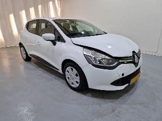 damaged Renault Clio 0.9 TCe Expression Navi AC 66kW