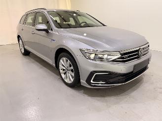 Schadeauto Volkswagen Passat Variant 1.4 TSI PHEV GTE Business aut. 2023/10