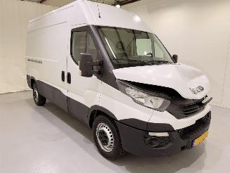 skadebil bedrijf Iveco Daily 35S12V 352 L2H2 2017/12