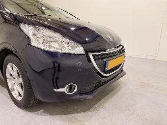 Peugeot 208 HB 1.2 Allure Navi/Clima picture 8