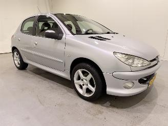 Vaurioauto  passenger cars Peugeot 206 HB 1.4i Air-Line CLIMA/NAP 2008/1
