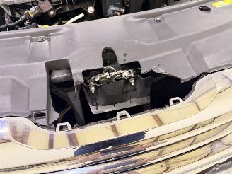 Peugeot 2008 1.2 PureTech Allure Automaat picture 18