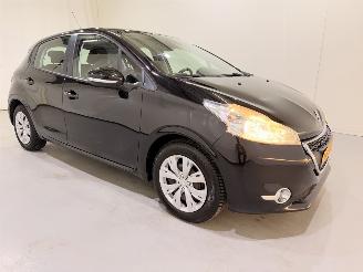 Peugeot 208 HB 1.2 VTi Envy Clima picture 31