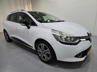 Damaged car Renault Clio Estate 0.9 TCe Night&Day 66kw Bjr.2014 2014/8